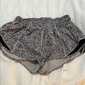 Lululemon floral 2.5” shorts